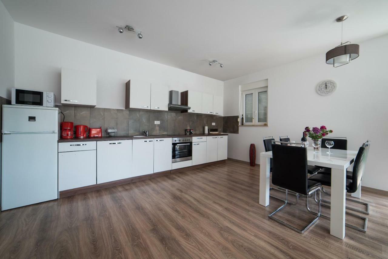De Luxe Apartment Mediteran 1**** 자톤 외부 사진
